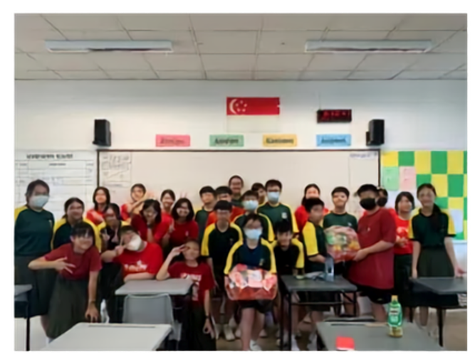 Each class contributed food items to create uniquely designed hampers, which were distributed to the elderly in need within the Khatib community during Chinese New Year, spreading festive cheer and care.